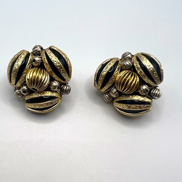 VINTAGE Mixed Metal Button Clip‎ On Earrings - Picture 1 of 6